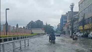 ‘‘बालेनको शहरको बाटोमा मोटरबोट चलाउनुको मज्जै बेग्लै !" (भिडियोसहित)